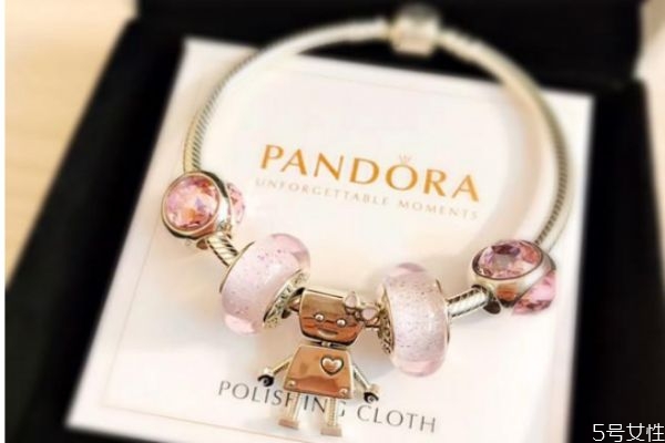 潘多拉項(xiàng)鏈和手鏈珠子通用嗎 潘多拉珠子可以串項(xiàng)鏈嗎 潘多拉項(xiàng)鏈和手鏈珠子通用嗎 潘多拉珠子可以串項(xiàng)鏈嗎