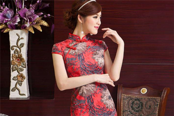 穿旗袍怎樣不顯肚子 穿旗袍怎么顯身材 穿旗袍怎樣不顯肚子 穿旗袍怎么顯身材