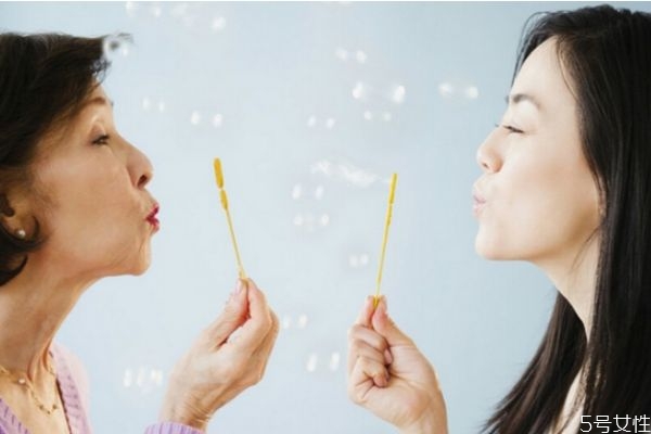 怎樣對(duì)付城府深的婆婆 怎么對(duì)付會(huì)裝的婆婆 怎樣對(duì)付城府深的婆婆 怎么對(duì)付會(huì)裝的婆婆