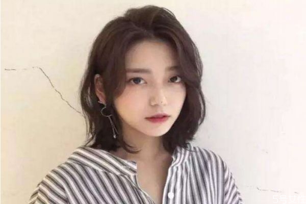 瓜子臉女生適合什么樣的劉海 有劉海還是沒(méi)劉海好看