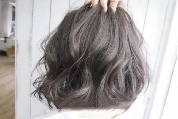 什么人適合青木亞麻灰 青木亞麻灰會褪成什么顏色 什么人適合青木亞麻灰 青木亞麻灰會褪成什么顏色