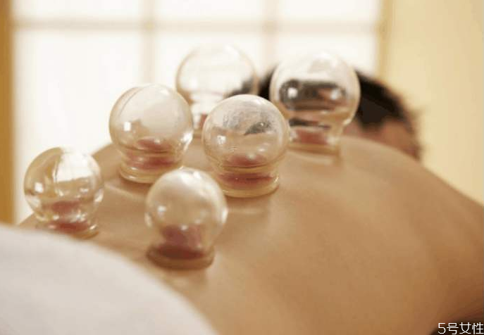 拔火罐起泡怎么處理最快 拔火罐水泡不處理行嗎 拔火罐起泡怎么處理最快 拔火罐水泡不處理行嗎