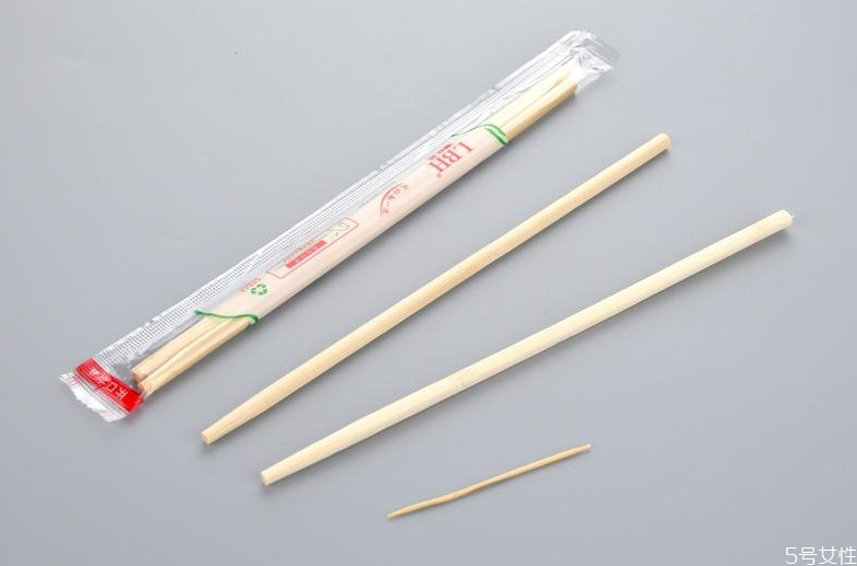 一次性筷子干凈嗎 一次性筷子越白越好嗎 一次性筷子干凈嗎 一次性筷子越白越好嗎