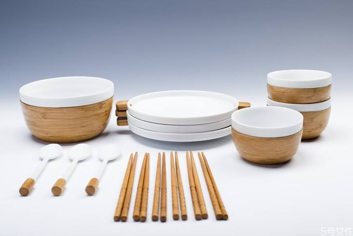 一次性筷子干凈嗎 一次性筷子越白越好嗎 一次性筷子干凈嗎 一次性筷子越白越好嗎