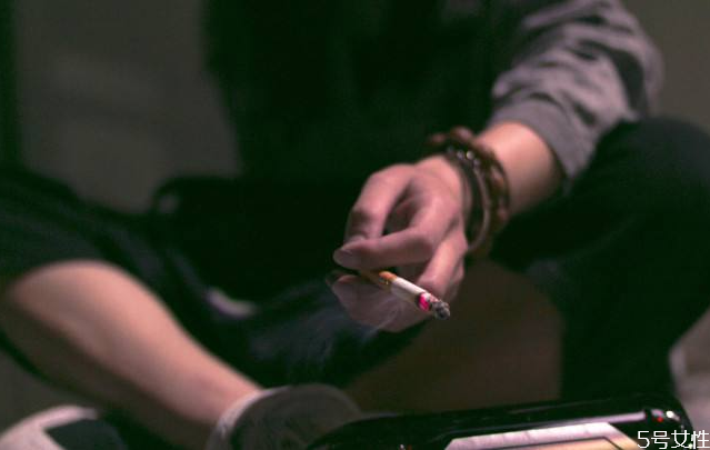 抽煙抽快點(diǎn)好還是慢點(diǎn)好 飯后隔多久可以抽煙 抽煙抽快點(diǎn)好還是慢點(diǎn)好 飯后隔多久可以抽煙