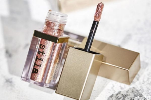 使用液體眼影要打底嗎 液體眼影可以直接涂嗎 使用液體眼影要打底嗎 液體眼影可以直接涂嗎