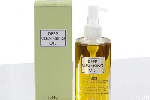 用卸妝油會不會長閉口 卸妝油用了長閉口怎么辦 用卸妝油會不會長閉口 卸妝油用了長閉口怎么辦