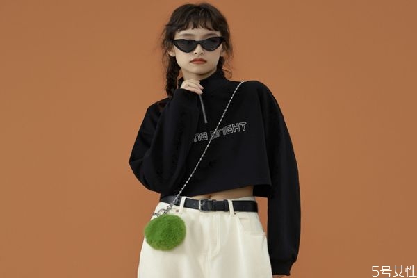 黑色衣服掉浮毛身上都是怎么辦 黑色衣服發(fā)白怎么恢復(fù) 黑色衣服掉浮毛身上都是怎么辦 黑色衣服發(fā)白怎么恢復(fù)