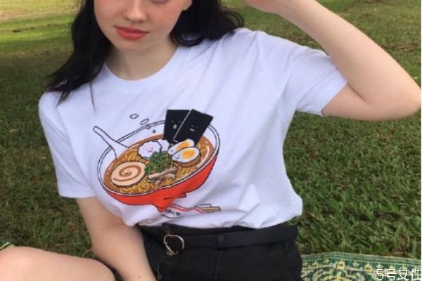 印花t恤應(yīng)該怎么洗 印花t恤洗滌注意事項(xiàng) 印花t恤應(yīng)該怎么洗 印花t恤洗滌注意事項(xiàng)