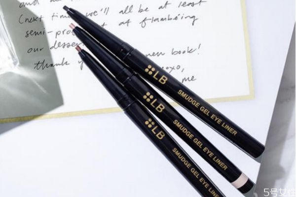 新手眼線(xiàn)膠筆還是液筆 眼線(xiàn)膠筆適合什么人用 新手眼線(xiàn)膠筆還是液筆 眼線(xiàn)膠筆適合什么人用