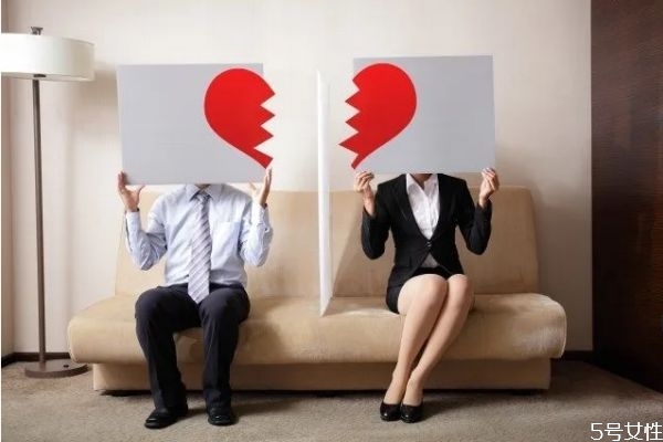 女人經(jīng)常提離婚是出軌了嗎 女人經(jīng)常說(shuō)離婚正常嗎