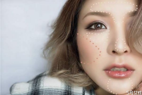 韓式小煙熏妝的畫法 大煙熏小煙熏妝區(qū)別 韓式小煙熏妝的畫法 大煙熏小煙熏妝區(qū)別