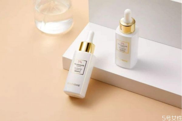 煙酰胺原液一次用幾滴 煙酰胺原液用多久可以變白 煙酰胺原液一次用幾滴 煙酰胺原液用多久可以變白