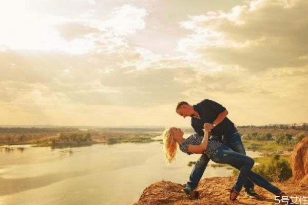 女人想分手會有哪些表現(xiàn) 女人分手想給你機(jī)會的表現(xiàn) 女人想分手會有哪些表現(xiàn) 女人分手想給你機(jī)會的表現(xiàn)