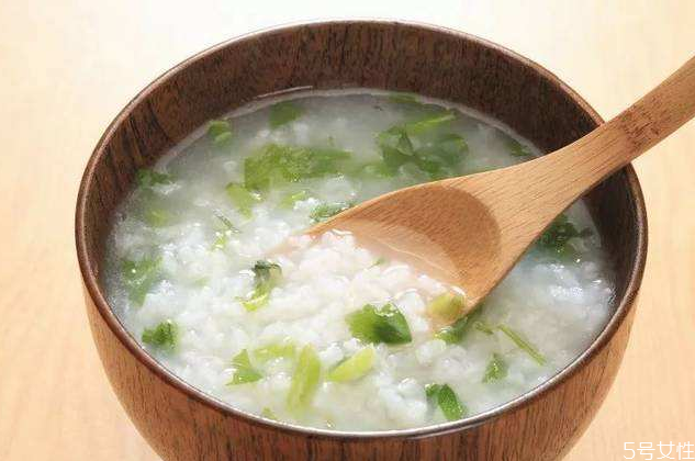 急性腸胃炎為什么會發(fā)燒 急性腸胃炎發(fā)燒了怎么辦 急性腸胃炎為什么會發(fā)燒 急性腸胃炎發(fā)燒了怎么辦