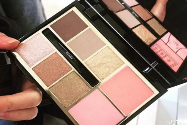 嬌蘭眼影好還是迪奧 嬌蘭眼影價(jià)格多少錢