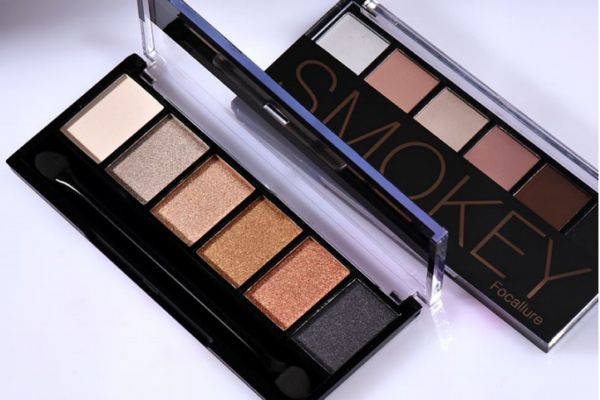 打開(kāi)的眼影保質(zhì)期多久 比較好用的大地色眼影盤