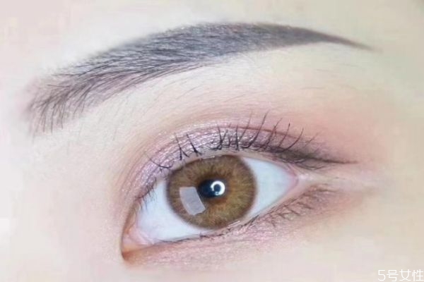 接睫毛后能用水洗臉嗎 剛接的睫毛碰水了怎么辦 接睫毛后能用水洗臉嗎 剛接的睫毛碰水了怎么辦