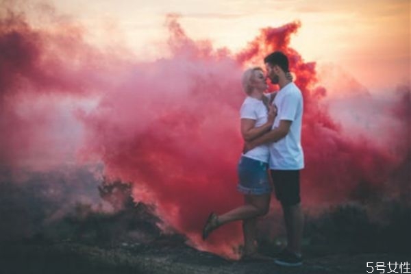 一個(gè)男人出軌說(shuō)明什么 10點(diǎn)證明你嫁錯(cuò)人了 一個(gè)男人出軌說(shuō)明什么 10點(diǎn)證明你嫁錯(cuò)人了