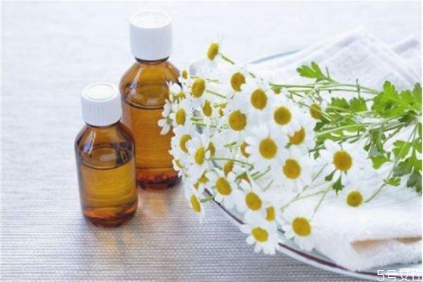 精油可以當(dāng)香水用嗎 精油與香水的區(qū)別 精油可以當(dāng)香水用嗎 精油與香水的區(qū)別