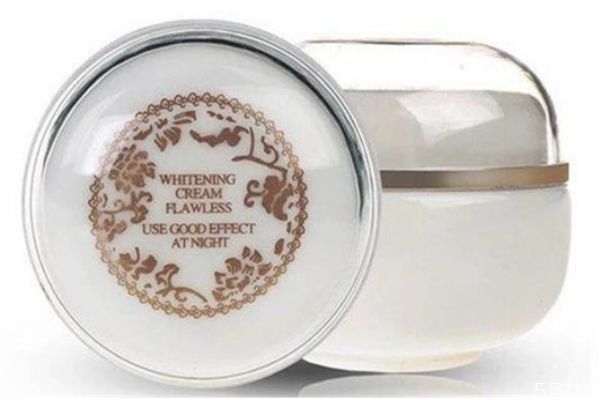 貴婦膏能代替粉底液么 貴婦膏可以用來(lái)防曬么 貴婦膏能代替粉底液么 貴婦膏可以用來(lái)防曬么