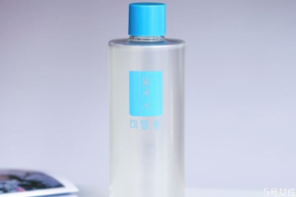 柔膚水早上用還是晚上 柔膚水使用注意事項(xiàng) 柔膚水早上用還是晚上 柔膚水使用注意事項(xiàng)