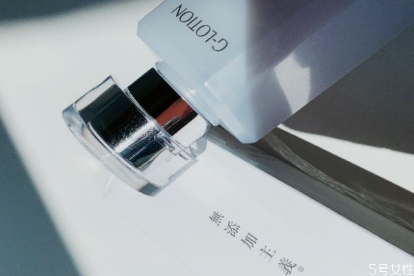 柔膚水和爽膚水一樣嗎 柔膚水可以每天用嗎 柔膚水和爽膚水一樣嗎 柔膚水可以每天用嗎