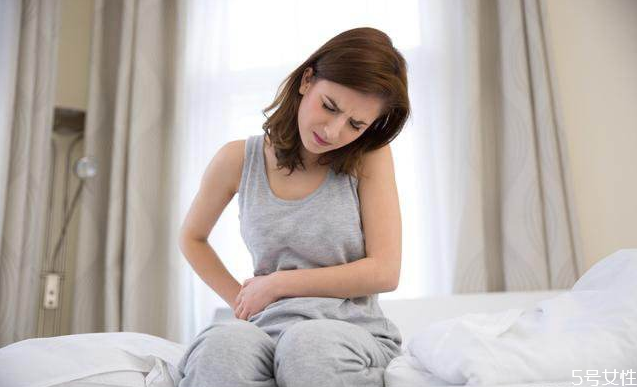 為什么月經(jīng)期間拉肚子 如何緩解經(jīng)期腹瀉 為什么月經(jīng)期間拉肚子 如何緩解經(jīng)期腹瀉