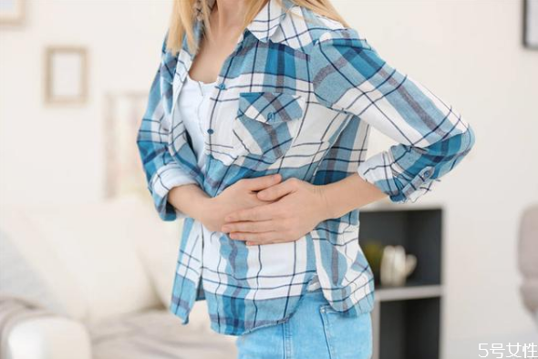 為什么月經(jīng)期間拉肚子 如何緩解經(jīng)期腹瀉 為什么月經(jīng)期間拉肚子 如何緩解經(jīng)期腹瀉