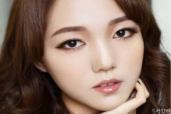 貓眼妝怎么畫(huà) 怎么畫(huà)小貓妝容 貓眼妝怎么畫(huà) 怎么畫(huà)小貓妝容