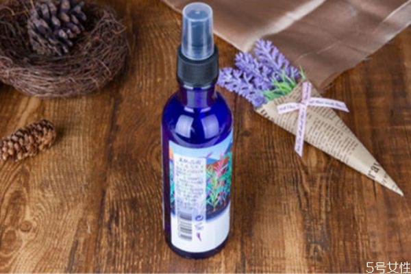 純露要避光嗎 純露為什么避光保存 純露要避光嗎 純露為什么避光保存