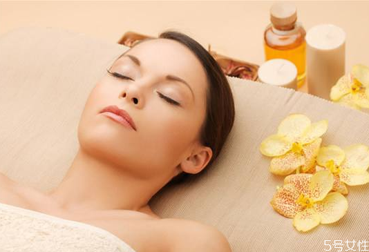 黑頭有必要清理嗎 臉上的黑頭不擠出來會自己消失嗎 黑頭有必要清理嗎 臉上的黑頭不擠出來會自己消失嗎