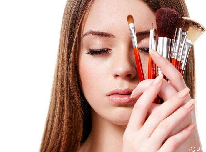 妝容為什么看上去很臟 底妝為什么會(huì)氧化 妝容為什么看上去很臟 底妝為什么會(huì)氧化