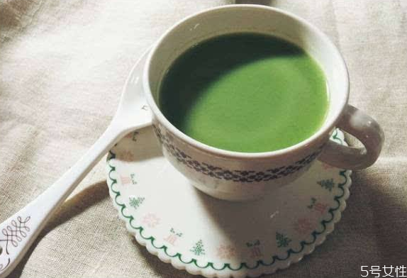 青汁可以當(dāng)水喝嗎 青汁喝多了會怎么樣 青汁可以當(dāng)水喝嗎 青汁喝多了會怎么樣