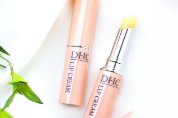 潤(rùn)唇膏可以代替唇膜嗎 潤(rùn)唇膏可以用什么代替