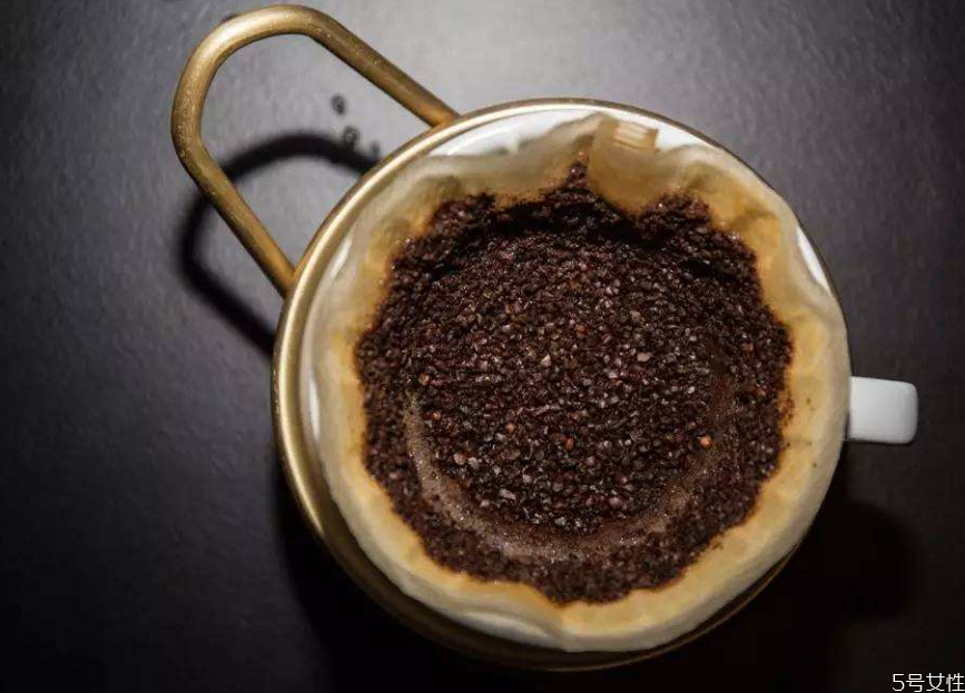 咖啡里面加什么好喝 咖啡二合一和三合一的區(qū)別 咖啡里面加什么好喝 咖啡二合一和三合一的區(qū)別