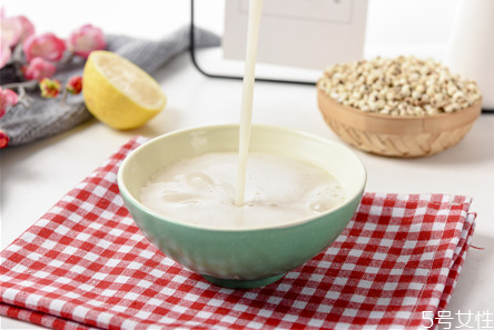 小孩多大可以喝豆?jié){ 小孩喝豆?jié){會(huì)長(zhǎng)高嗎 小孩多大可以喝豆?jié){ 小孩喝豆?jié){會(huì)長(zhǎng)高嗎