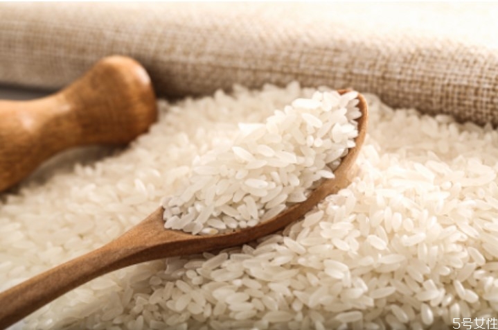 大米長(zhǎng)的蟲(chóng)子是什么蟲(chóng) 米長(zhǎng)蟲(chóng)子怎么處理