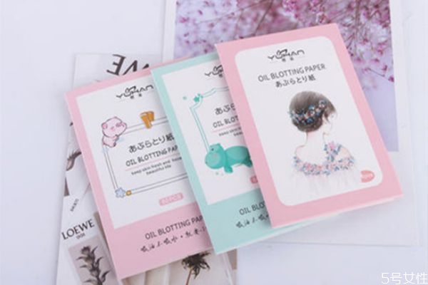 吸油紙會(huì)讓臉部越來(lái)越油嗎 吸油紙會(huì)把妝吸掉嗎 吸油紙會(huì)讓臉部越來(lái)越油嗎 吸油紙會(huì)把妝吸掉嗎