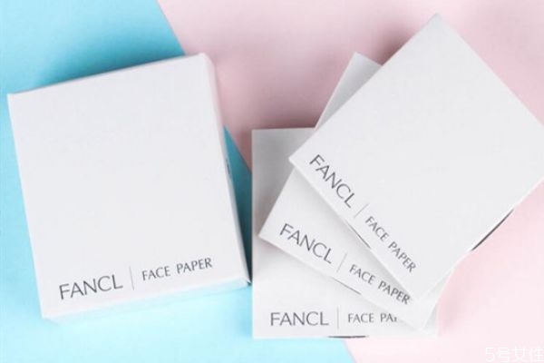 吸油紙的作用 護膚后臉油可以用吸油紙嗎 吸油紙的作用 護膚后臉油可以用吸油紙嗎