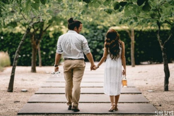 離婚怎樣讓老公回心轉(zhuǎn)意 勸老公回心轉(zhuǎn)意的話(huà)語(yǔ)