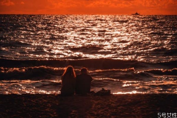 女人出軌說謊最準的表現(xiàn) 女人出軌了最常說的話