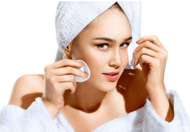 卸妝水進眼睛眼睛會瞎嗎 卸妝水進眼睛會有危險嗎 卸妝水進眼睛眼睛會瞎嗎 卸妝水進眼睛會有危險嗎