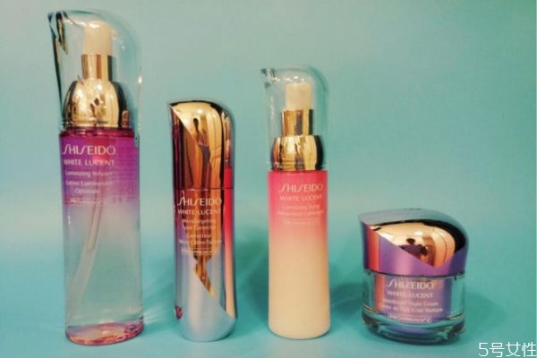 化妝水能舒緩肌膚嗎 化妝水能保濕嗎 化妝水能舒緩肌膚嗎 化妝水能保濕嗎