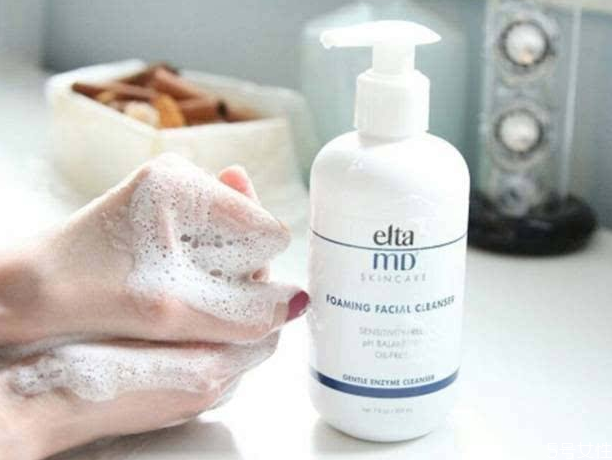 氨基酸洗面奶洗完臉干是怎么回事 用完氨基酸洗面奶臉干怎么辦 氨基酸洗面奶洗完臉干是怎么回事 用完氨基酸洗面奶臉干怎么辦