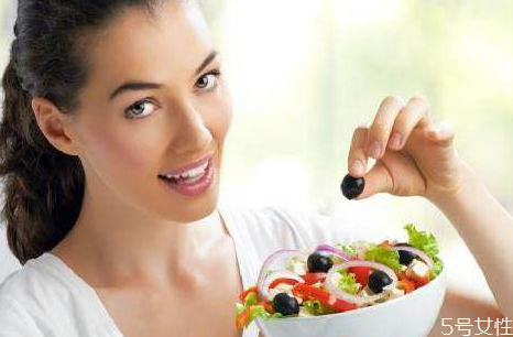 為什么入秋容易長胖 秋天發(fā)胖怎么減肥 為什么入秋容易長胖 秋天發(fā)胖怎么減肥