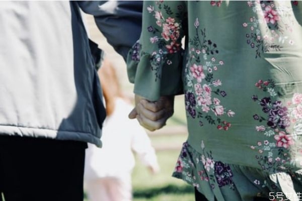 老公不愿碰你說(shuō)明什么 當(dāng)男人不碰你說(shuō)明什么