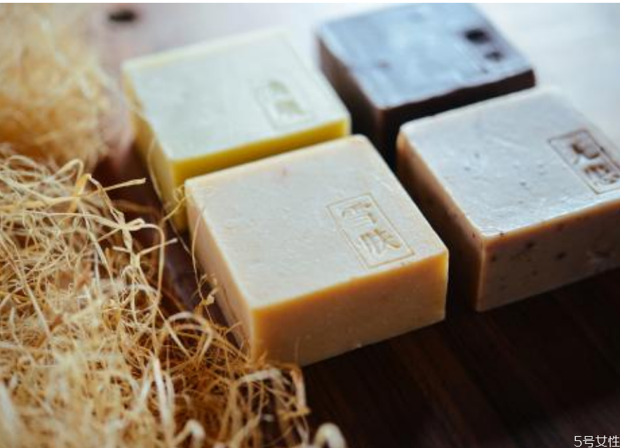 手工皂能不能洗臉 手工皂洗臉對皮膚好嗎 手工皂能不能洗臉 手工皂洗臉對皮膚好嗎