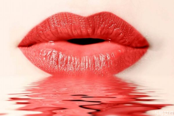 唇部干燥起皮怎么辦 唇部怎么護理小妙招 唇部干燥起皮怎么辦 唇部怎么護理小妙招