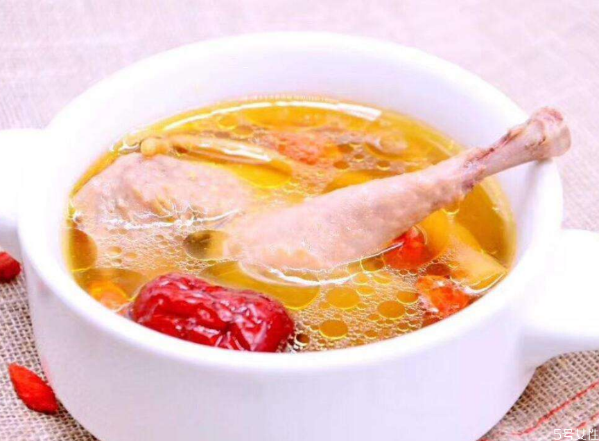 鴿子湯燉多久最營養(yǎng) 鴿子湯燉的越久越好嗎 鴿子湯燉多久最營養(yǎng) 鴿子湯燉的越久越好嗎